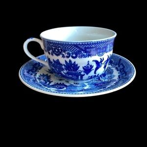 Japan Flow Blue Willow Transfer pattern fine porcelain cup and saucer Vintage